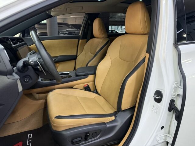 Белый Лексус Другая, объемом двигателя 0 л и пробегом 9 тыс. км за 41900 $, фото 16 на Automoto.ua