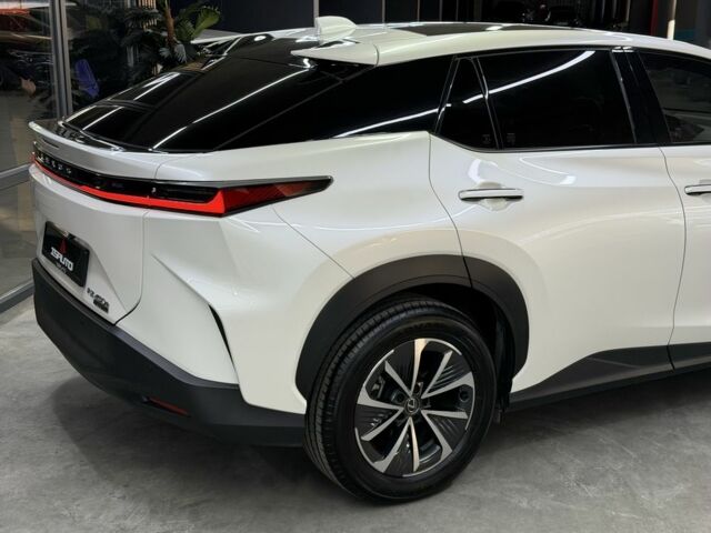 Белый Лексус Другая, объемом двигателя 0 л и пробегом 9 тыс. км за 41900 $, фото 9 на Automoto.ua