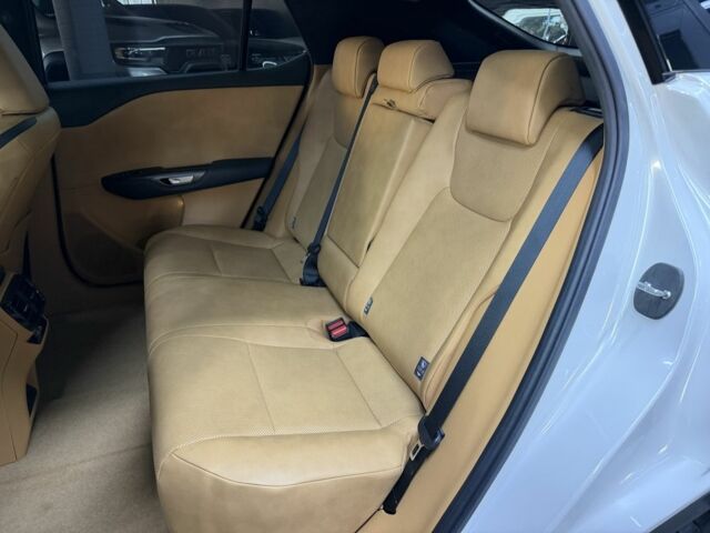 Белый Лексус Другая, объемом двигателя 0 л и пробегом 9 тыс. км за 41900 $, фото 18 на Automoto.ua