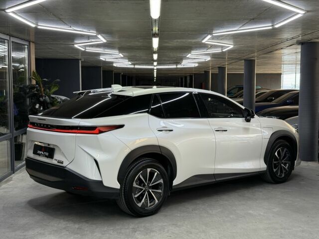 Белый Лексус Другая, объемом двигателя 0 л и пробегом 9 тыс. км за 41900 $, фото 8 на Automoto.ua