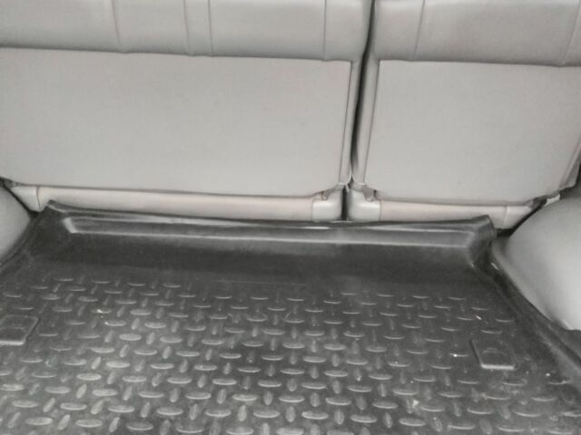 Сірий Лексус Інша, об'ємом двигуна 4.7 л та пробігом 210 тис. км за 17999 $, фото 19 на Automoto.ua