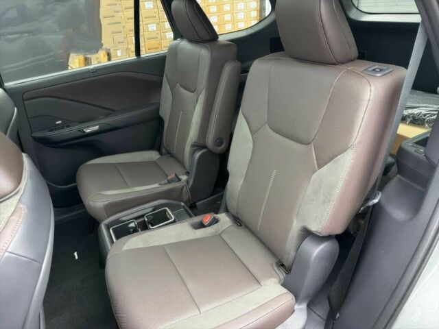 Сірий Лексус Інша, об'ємом двигуна 2.4 л та пробігом 3 тис. км за 30200 $, фото 10 на Automoto.ua