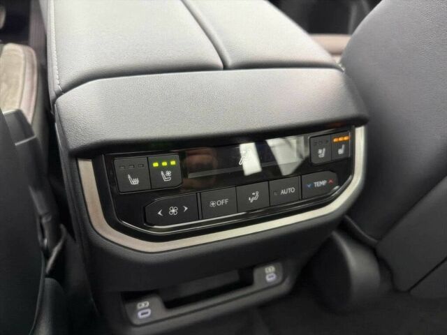 Сірий Лексус Інша, об'ємом двигуна 2.4 л та пробігом 3 тис. км за 30200 $, фото 9 на Automoto.ua