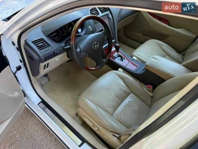 Білий Лексус ЕС, об'ємом двигуна 3.46 л та пробігом 252 тис. км за 10200 $, фото 17 на Automoto.ua