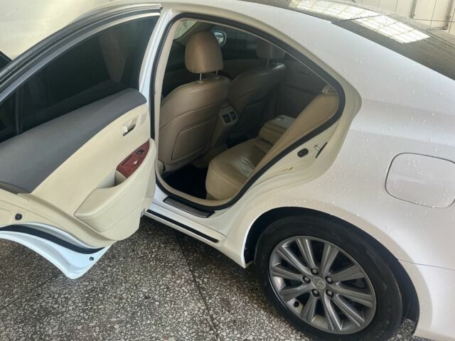 Белый Лексус ЕС, объемом двигателя 3.5 л и пробегом 285 тыс. км за 11100 $, фото 3 на Automoto.ua