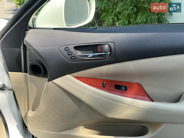 Білий Лексус ЕС, об'ємом двигуна 0 л та пробігом 220 тис. км за 9600 $, фото 26 на Automoto.ua
