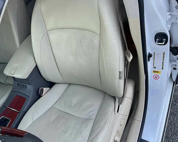 Белый Лексус ЕС, объемом двигателя 3.46 л и пробегом 196 тыс. км за 10000 $, фото 5 на Automoto.ua