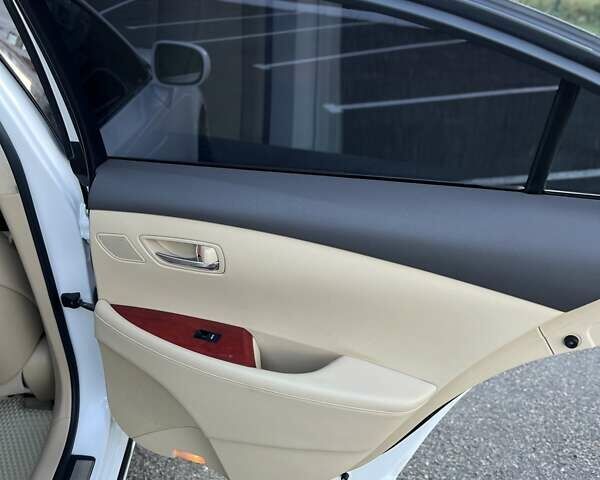 Білий Лексус ЕС, об'ємом двигуна 3.46 л та пробігом 187 тис. км за 10500 $, фото 28 на Automoto.ua