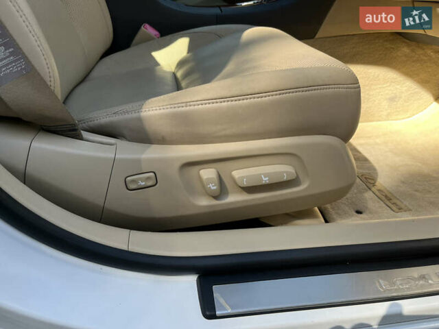 Білий Лексус ЕС, об'ємом двигуна 0 л та пробігом 220 тис. км за 9600 $, фото 27 на Automoto.ua
