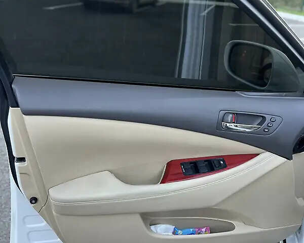 Белый Лексус ЕС, объемом двигателя 3.46 л и пробегом 196 тыс. км за 10000 $, фото 6 на Automoto.ua