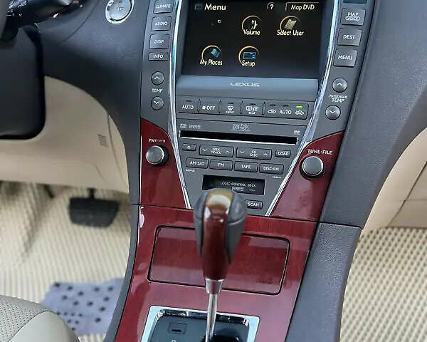 Белый Лексус ЕС, объемом двигателя 3.46 л и пробегом 196 тыс. км за 10000 $, фото 10 на Automoto.ua