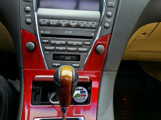 Белый Лексус ЕС, объемом двигателя 3.5 л и пробегом 139 тыс. км за 8700 $, фото 1 на Automoto.ua