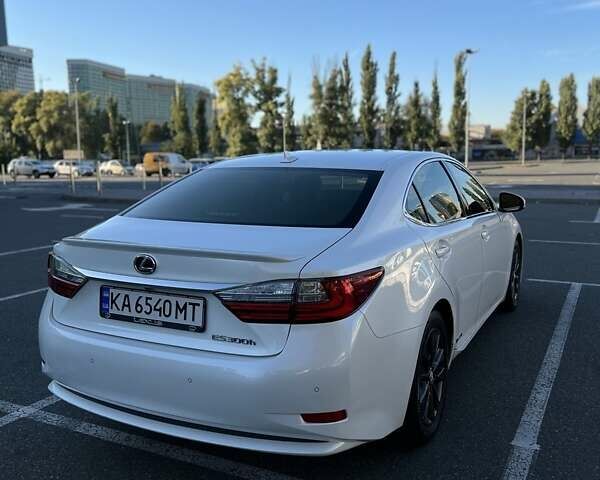 Белый Лексус ЕС, объемом двигателя 2.49 л и пробегом 179 тыс. км за 17500 $, фото 5 на Automoto.ua