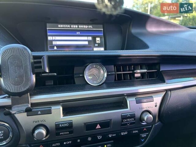 Белый Лексус ЕС, объемом двигателя 3.46 л и пробегом 149 тыс. км за 16700 $, фото 10 на Automoto.ua