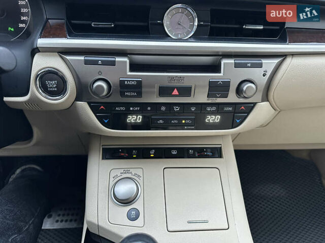 Белый Лексус ЕС, объемом двигателя 3.44 л и пробегом 189 тыс. км за 16500 $, фото 13 на Automoto.ua