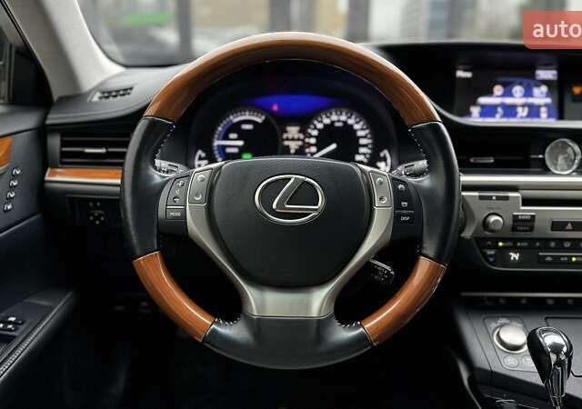 Белый Лексус ЕС, объемом двигателя 2.5 л и пробегом 178 тыс. км за 16500 $, фото 25 на Automoto.ua