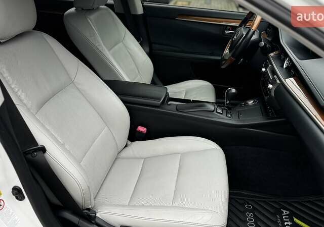 Белый Лексус ЕС, объемом двигателя 2.5 л и пробегом 178 тыс. км за 16500 $, фото 21 на Automoto.ua