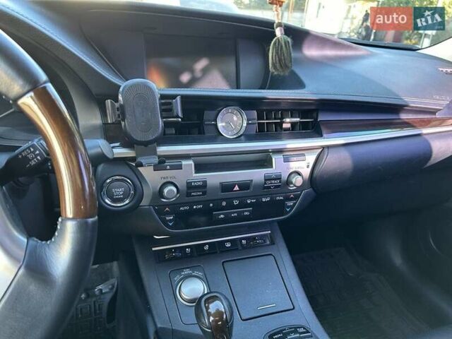 Белый Лексус ЕС, объемом двигателя 3.46 л и пробегом 149 тыс. км за 16700 $, фото 13 на Automoto.ua