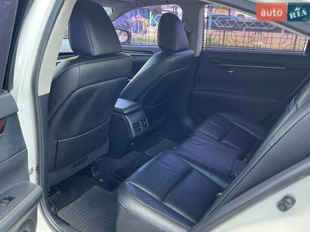 Белый Лексус ЕС, объемом двигателя 3.46 л и пробегом 149 тыс. км за 16700 $, фото 14 на Automoto.ua