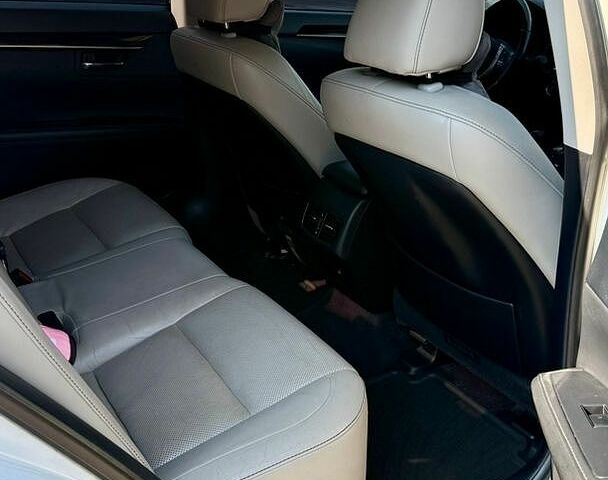 Белый Лексус ЕС, объемом двигателя 3.46 л и пробегом 285 тыс. км за 15800 $, фото 12 на Automoto.ua