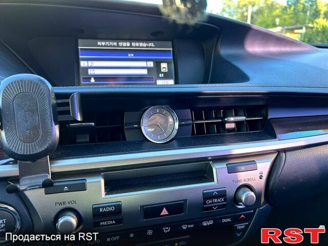 Білий Лексус ЕС, об'ємом двигуна 35 л та пробігом 150 тис. км за 17000 $, фото 4 на Automoto.ua