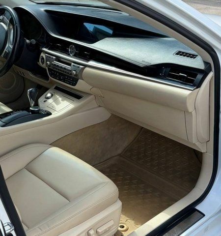 Білий Лексус ЕС, об'ємом двигуна 3.5 л та пробігом 197 тис. км за 17000 $, фото 8 на Automoto.ua
