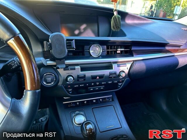 Білий Лексус ЕС, об'ємом двигуна 35 л та пробігом 150 тис. км за 17000 $, фото 5 на Automoto.ua