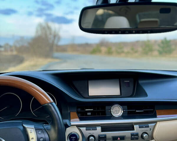 Білий Лексус ЕС, об'ємом двигуна 2.49 л та пробігом 155 тис. км за 16000 $, фото 10 на Automoto.ua