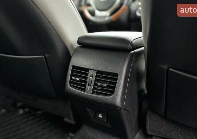 Белый Лексус ЕС, объемом двигателя 2.5 л и пробегом 178 тыс. км за 16500 $, фото 18 на Automoto.ua