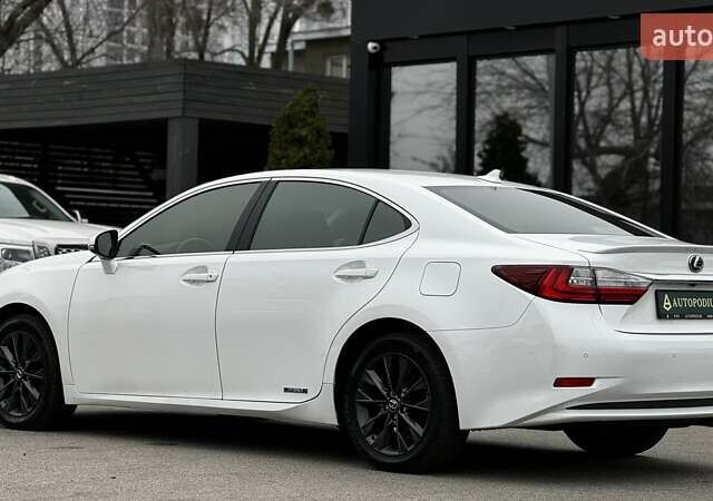 Белый Лексус ЕС, объемом двигателя 2.5 л и пробегом 178 тыс. км за 16500 $, фото 4 на Automoto.ua