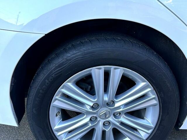 Белый Лексус ЕС, объемом двигателя 35 л и пробегом 150 тыс. км за 17000 $, фото 2 на Automoto.ua