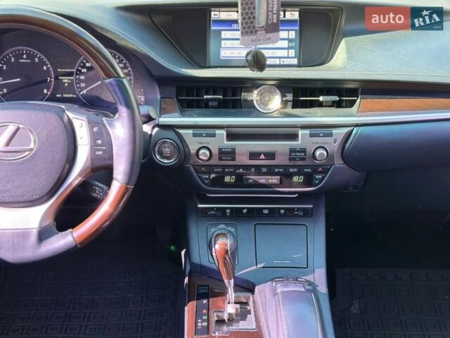 Белый Лексус ЕС, объемом двигателя 3.46 л и пробегом 162 тыс. км за 16600 $, фото 17 на Automoto.ua