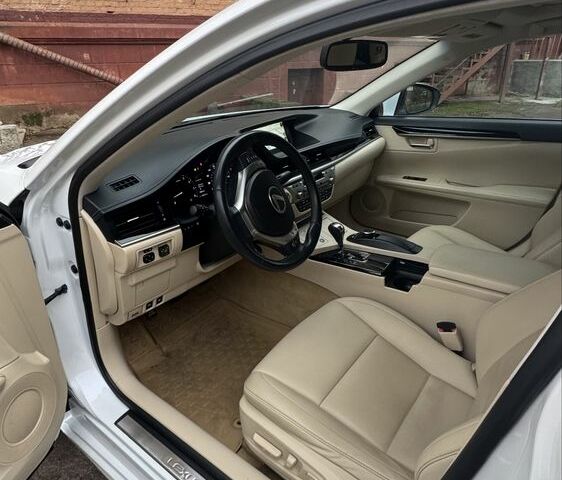 Белый Лексус ЕС, объемом двигателя 3.5 л и пробегом 186 тыс. км за 17900 $, фото 8 на Automoto.ua