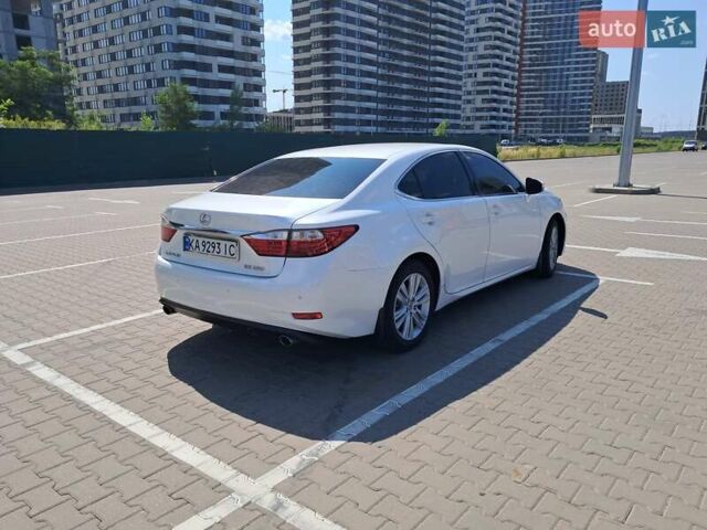 Белый Лексус ЕС, объемом двигателя 2.49 л и пробегом 195 тыс. км за 15500 $, фото 6 на Automoto.ua