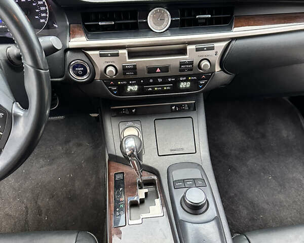 Білий Лексус ЕС, об'ємом двигуна 2.49 л та пробігом 228 тис. км за 17300 $, фото 29 на Automoto.ua