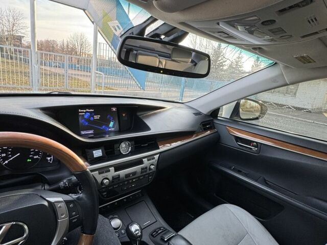 Белый Лексус ЕС, объемом двигателя 2.5 л и пробегом 172 тыс. км за 17800 $, фото 5 на Automoto.ua