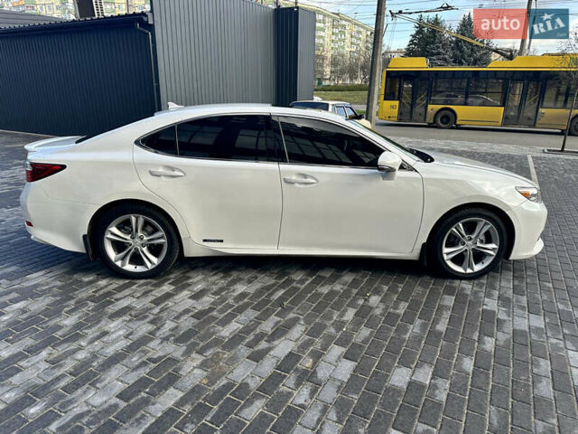 Белый Лексус ЕС, объемом двигателя 2.49 л и пробегом 167 тыс. км за 17500 $, фото 10 на Automoto.ua