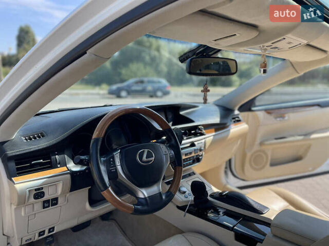 Білий Лексус ЕС, об'ємом двигуна 2.49 л та пробігом 247 тис. км за 15800 $, фото 10 на Automoto.ua