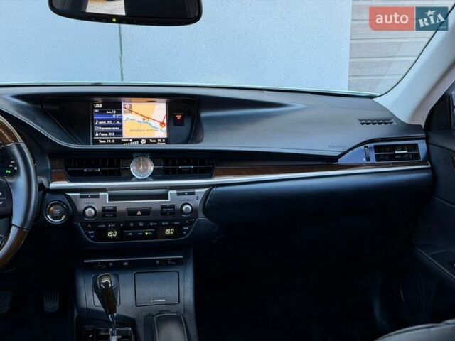 Білий Лексус ЕС, об'ємом двигуна 3.44 л та пробігом 87 тис. км за 22700 $, фото 43 на Automoto.ua