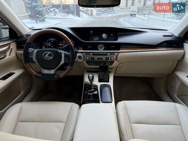 Белый Лексус ЕС, объемом двигателя 2.5 л и пробегом 187 тыс. км за 13900 $, фото 6 на Automoto.ua