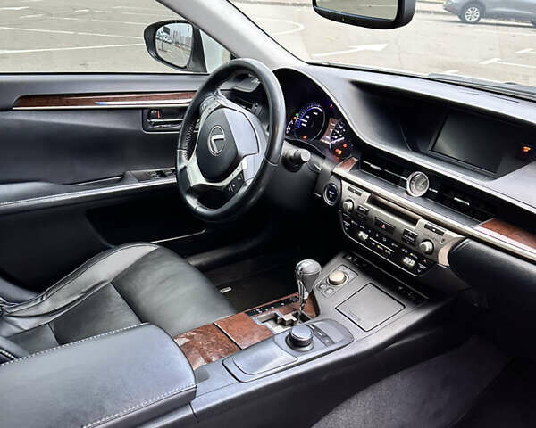 Білий Лексус ЕС, об'ємом двигуна 2.49 л та пробігом 228 тис. км за 17300 $, фото 28 на Automoto.ua