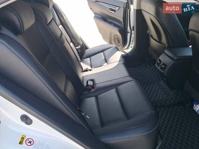 Белый Лексус ЕС, объемом двигателя 2.49 л и пробегом 195 тыс. км за 15500 $, фото 10 на Automoto.ua