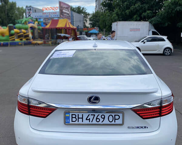 Білий Лексус ЕС, об'ємом двигуна 2.49 л та пробігом 280 тис. км за 18500 $, фото 8 на Automoto.ua