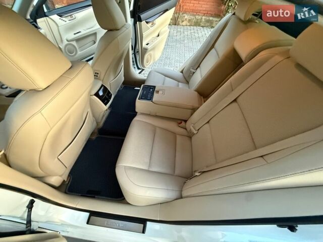 Белый Лексус ЕС, объемом двигателя 3.44 л и пробегом 189 тыс. км за 16800 $, фото 70 на Automoto.ua