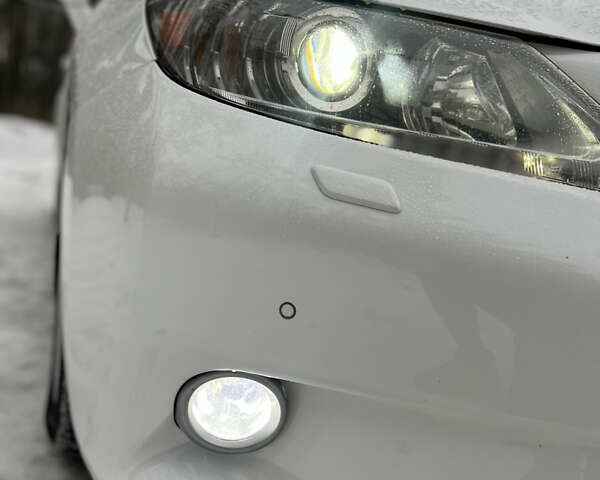 Белый Лексус ЕС, объемом двигателя 2.5 л и пробегом 199 тыс. км за 15199 $, фото 2 на Automoto.ua