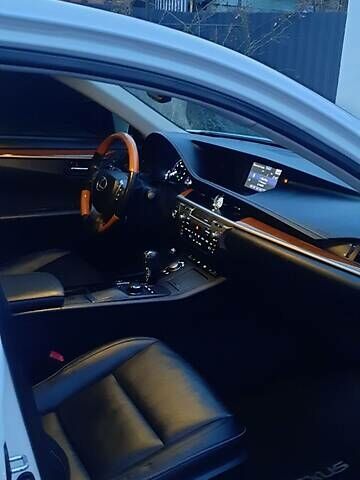 Білий Лексус ЕС, об'ємом двигуна 2.5 л та пробігом 235 тис. км за 17000 $, фото 8 на Automoto.ua