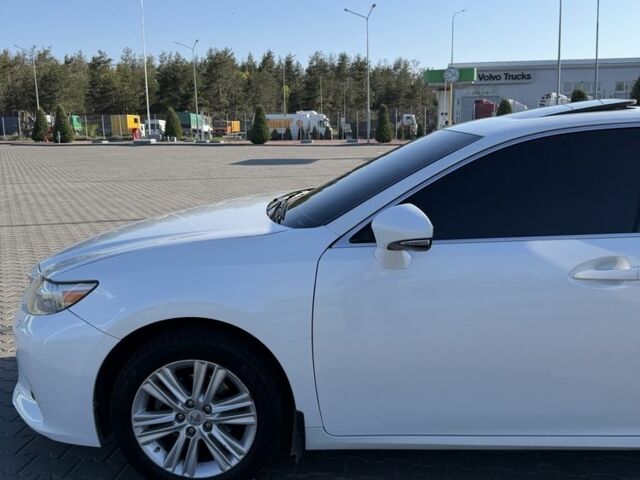 Белый Лексус ЕС, объемом двигателя 2.5 л и пробегом 180 тыс. км за 15400 $, фото 6 на Automoto.ua