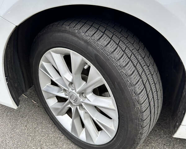 Білий Лексус ЕС, об'ємом двигуна 2.49 л та пробігом 228 тис. км за 17300 $, фото 17 на Automoto.ua