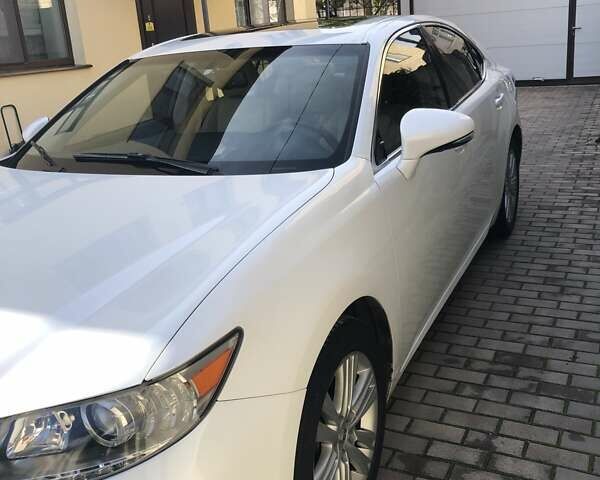 Белый Лексус ЕС, объемом двигателя 2.49 л и пробегом 204 тыс. км за 20000 $, фото 1 на Automoto.ua