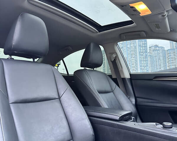 Білий Лексус ЕС, об'ємом двигуна 2.49 л та пробігом 228 тис. км за 17300 $, фото 43 на Automoto.ua